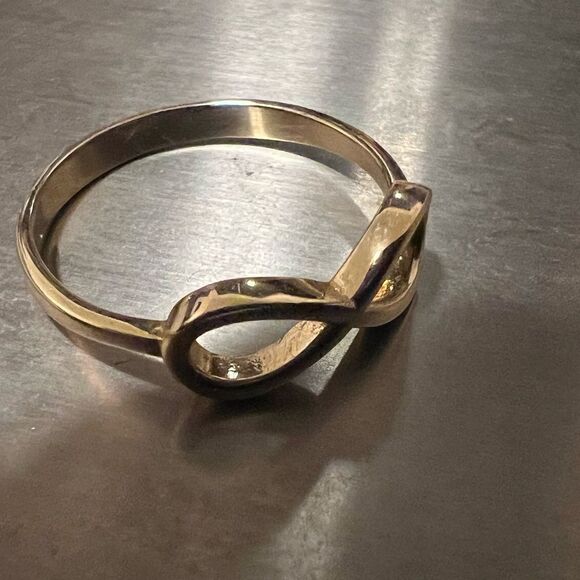 14k Solid Gold Infinity Ring | Size 8 | Gift | Everyday Jewelry | Fine Jewelry | - Picture 3 of 6